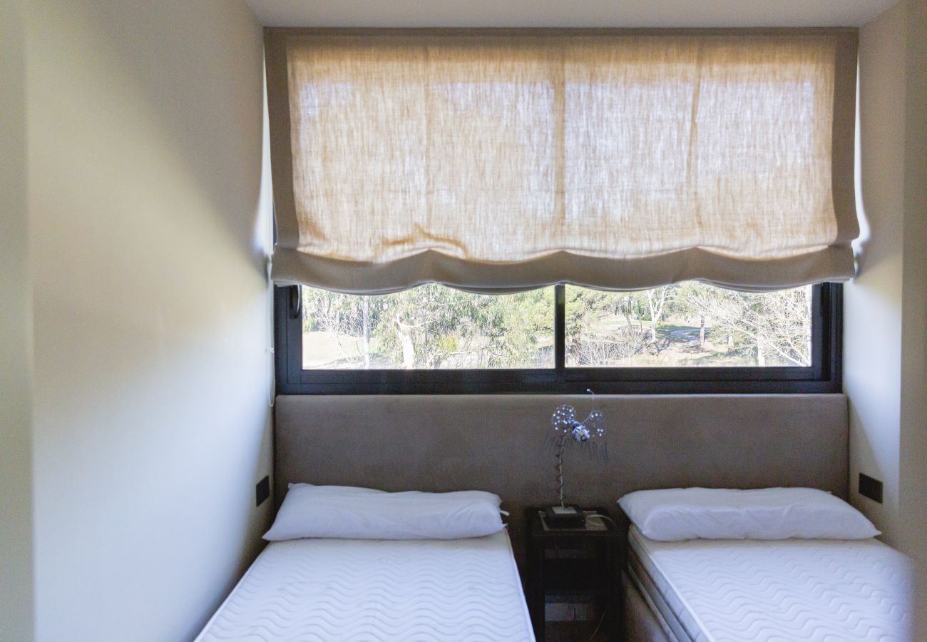 Appartement à Gualta - RESIDENCIAL GOLF 28 2.-1